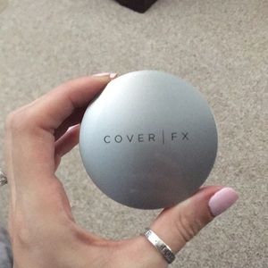 Brand new Cover FX illuminating setting powder
